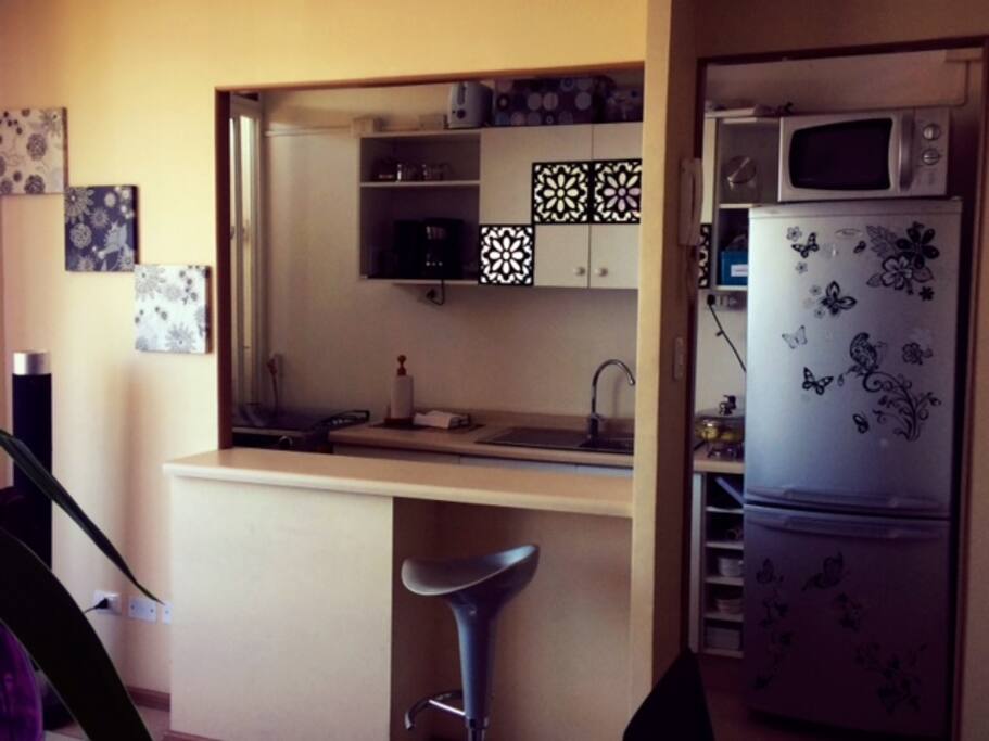 Cocina completamente equipada
