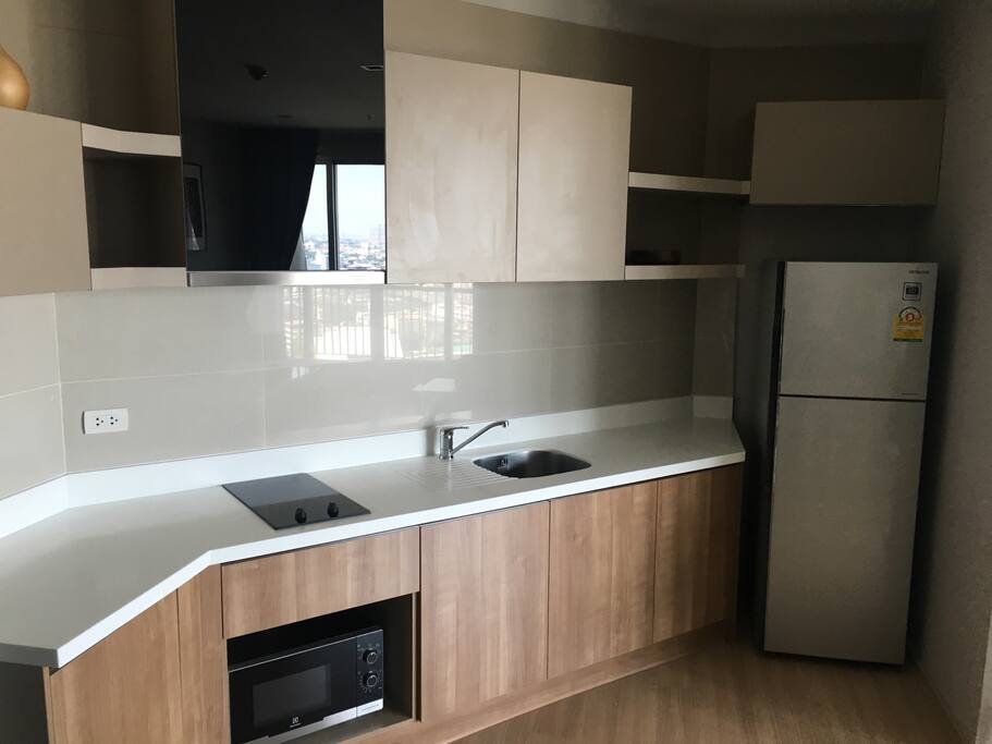 Fully equipped kitchen.