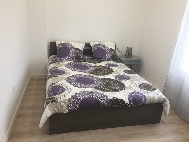 3  dormitorios en el piso: cama 140/190