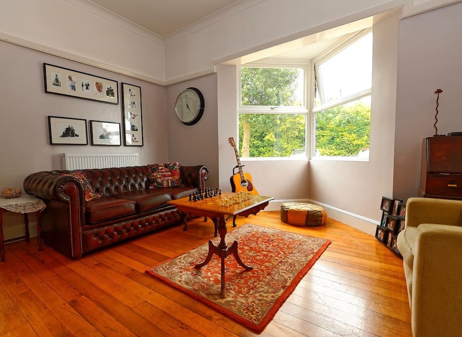 Lounge (back half)