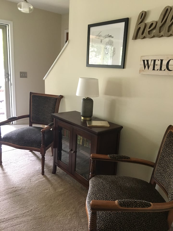 Comfortable Walled Lake Home - Paradise Park, Novi