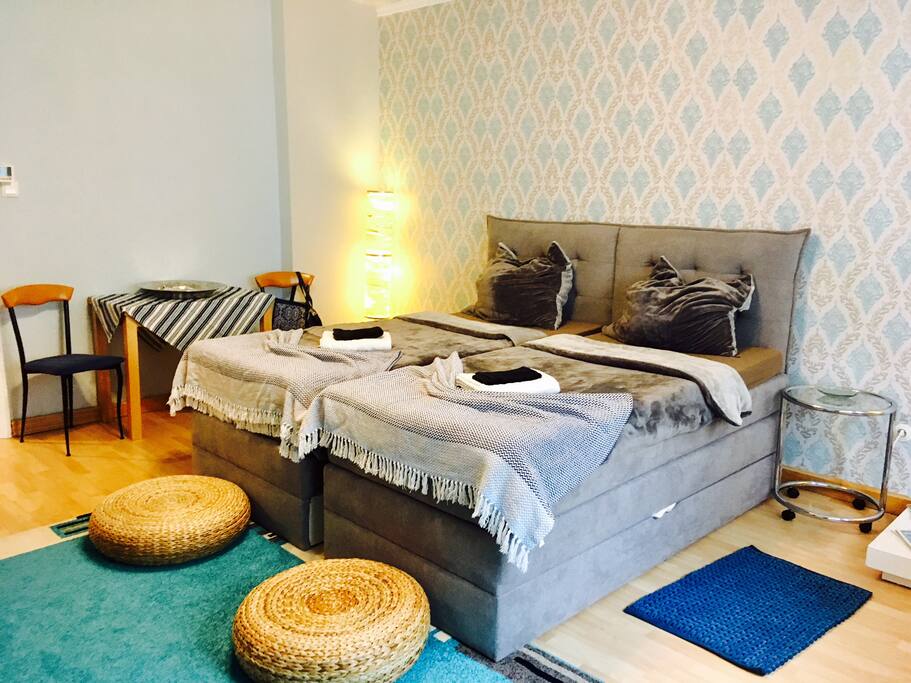 Schlafzimmer 1