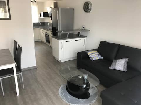 Top performing Airbnb: Modern 2-bedroom apartment on the ground floor of a villa in Cavalaire Sur Mer