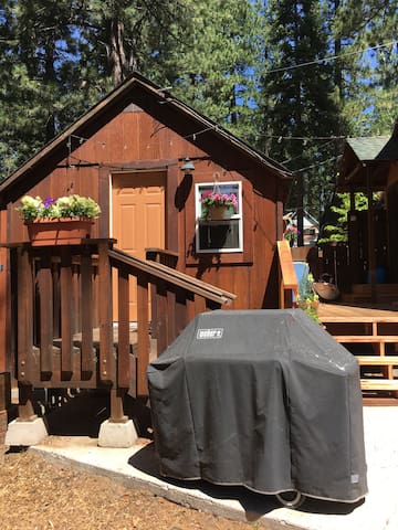 Little Blue Studio Cabin in Tahoe