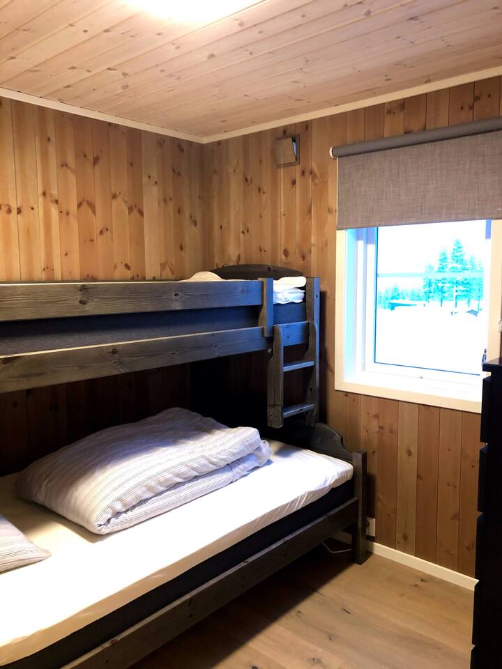 غرفة النوم 3 - سرير بطابقين عائلي (120 سم/90 سم)