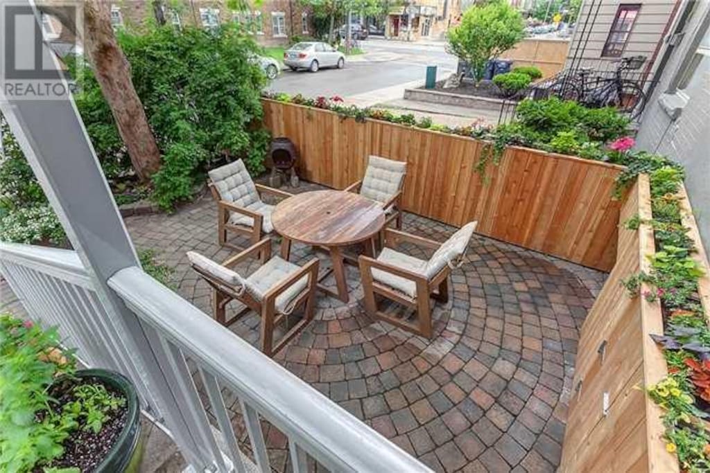 Front court yard sitting area
