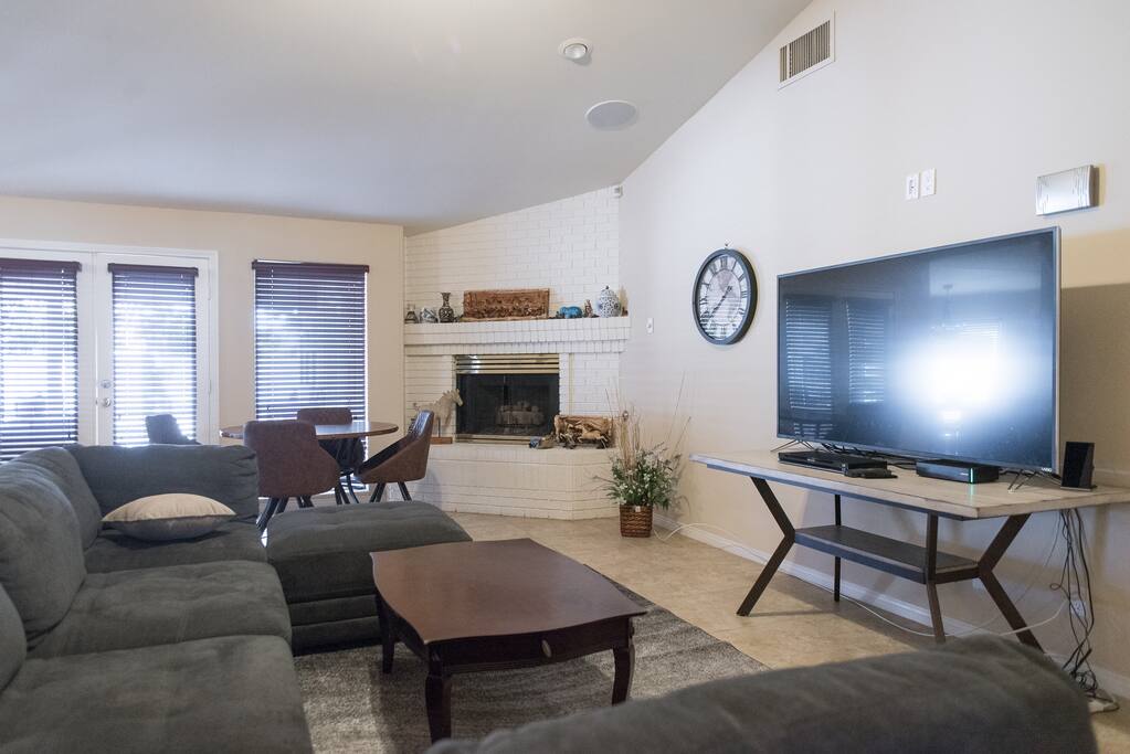 Living room facing back yard
