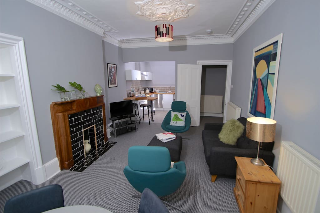 Living Room / Kitchen