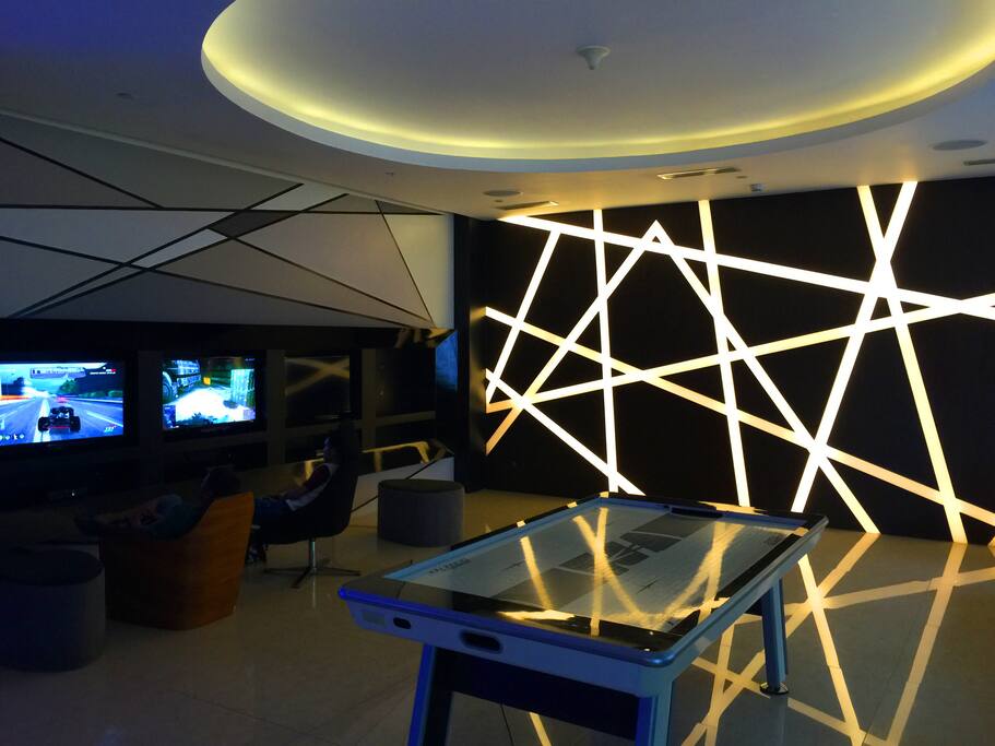 game room - amenity area