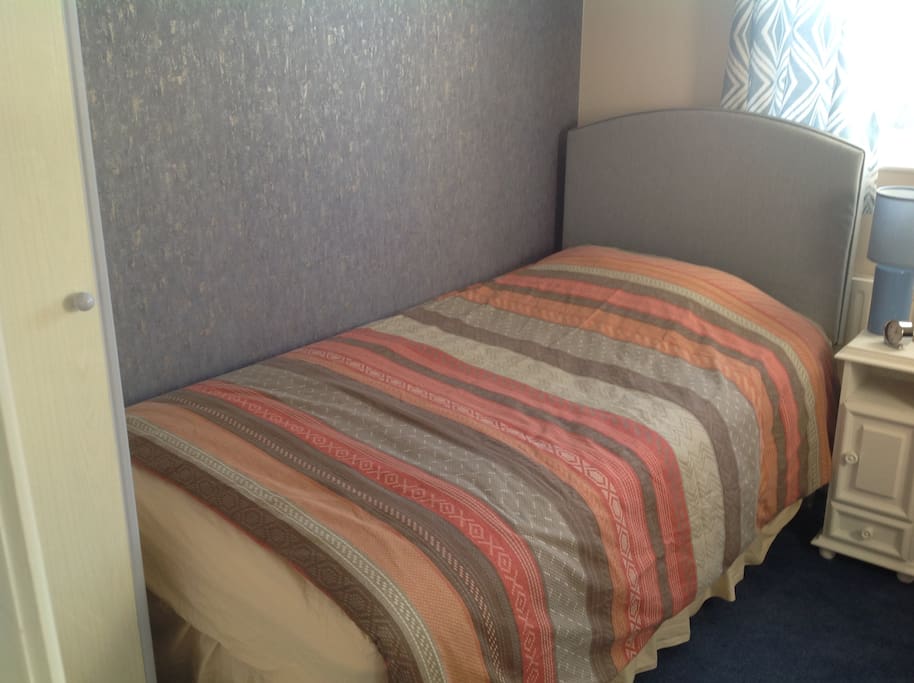 Single room overlooking garden