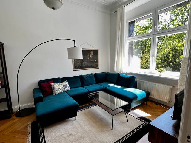 Spacious family-friendly apartment opposite park gallery image 4