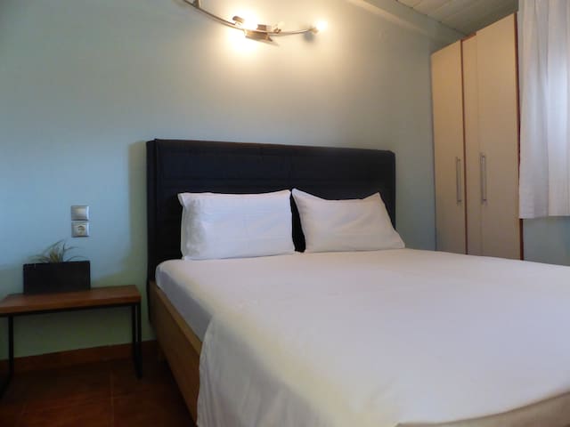 Attic in Ioannina with lake view!
