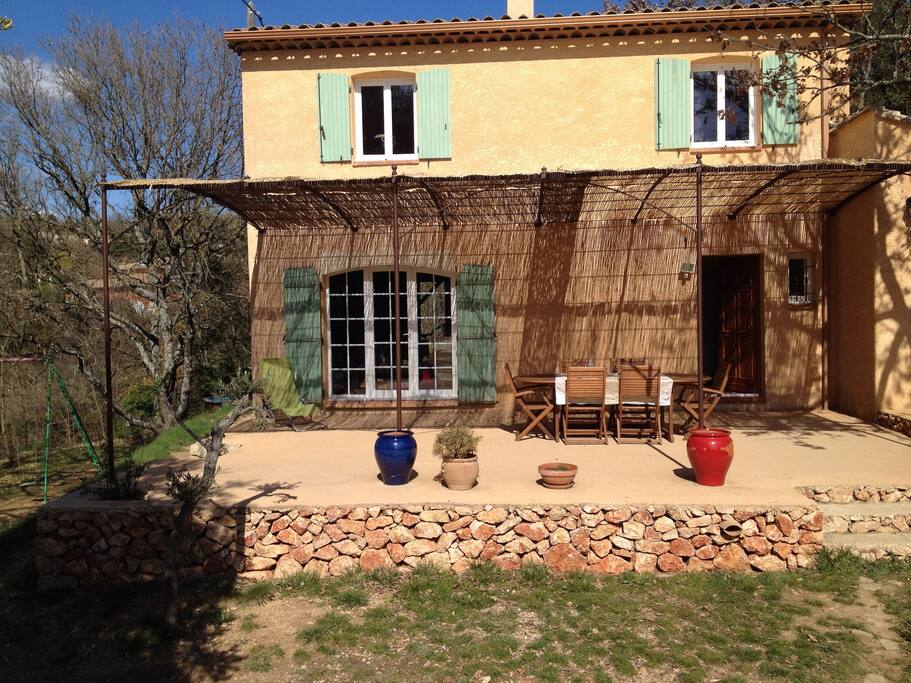 Terrasse côté sud, au mois de mars