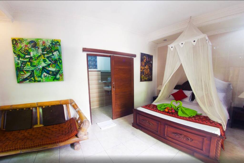 Spacious bedroom with private entrance, bathroom, lounger, and small kitchenette. Situated right on the river! Fall asleep to the sounds of the river at night!