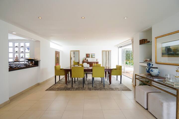 Secure Upmarket House with Great Views gallery image 5