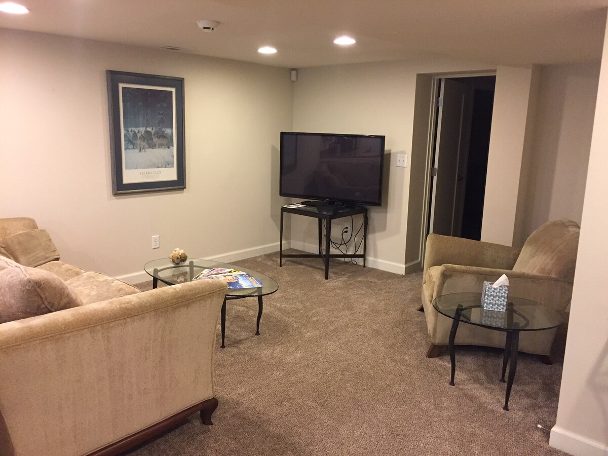 Popular Airbnb listing: Charming Basement Apartment in Old Town Longmont in Longmont