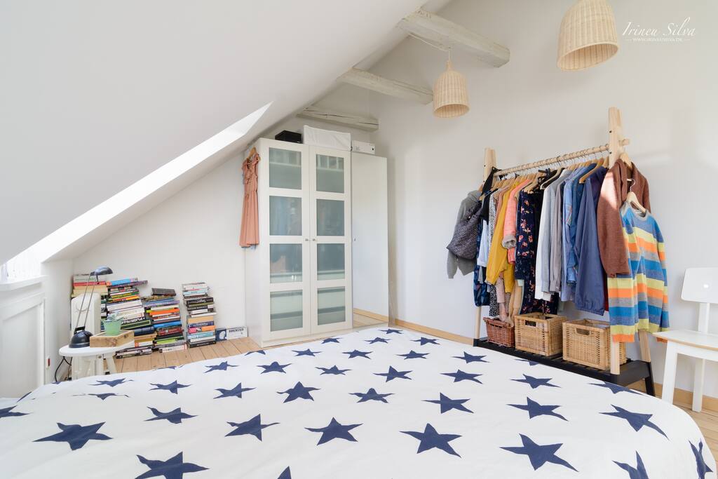 A personal room, with a very cozy vibe