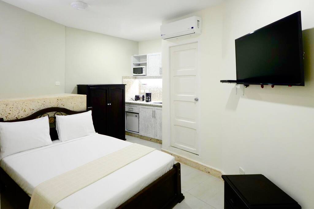 Your beautiful newly remodeled studio apartment!