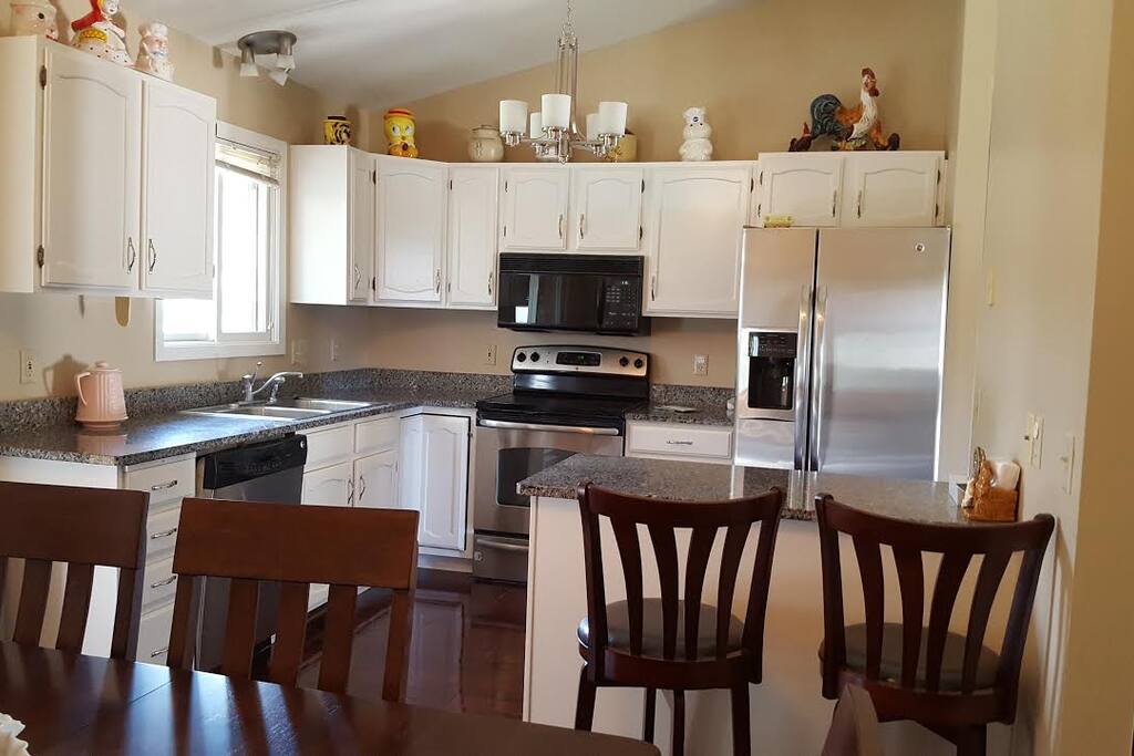 Kitchen/ Dining