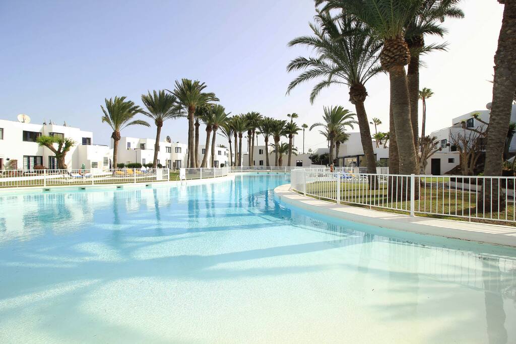 Beach style pool