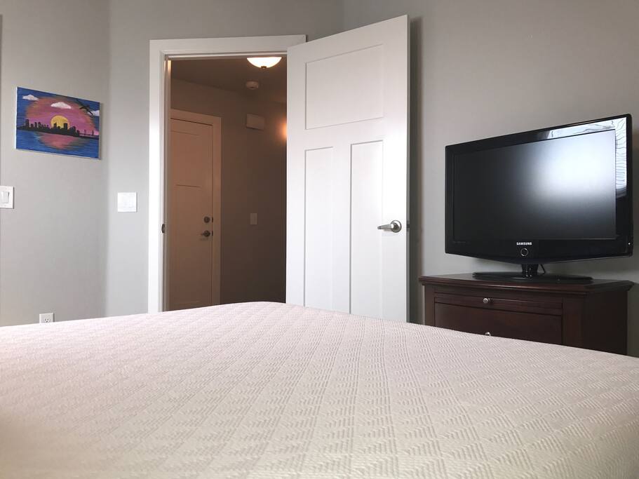 Watch local channels and over-the-air sports on this 32-inch HDTV