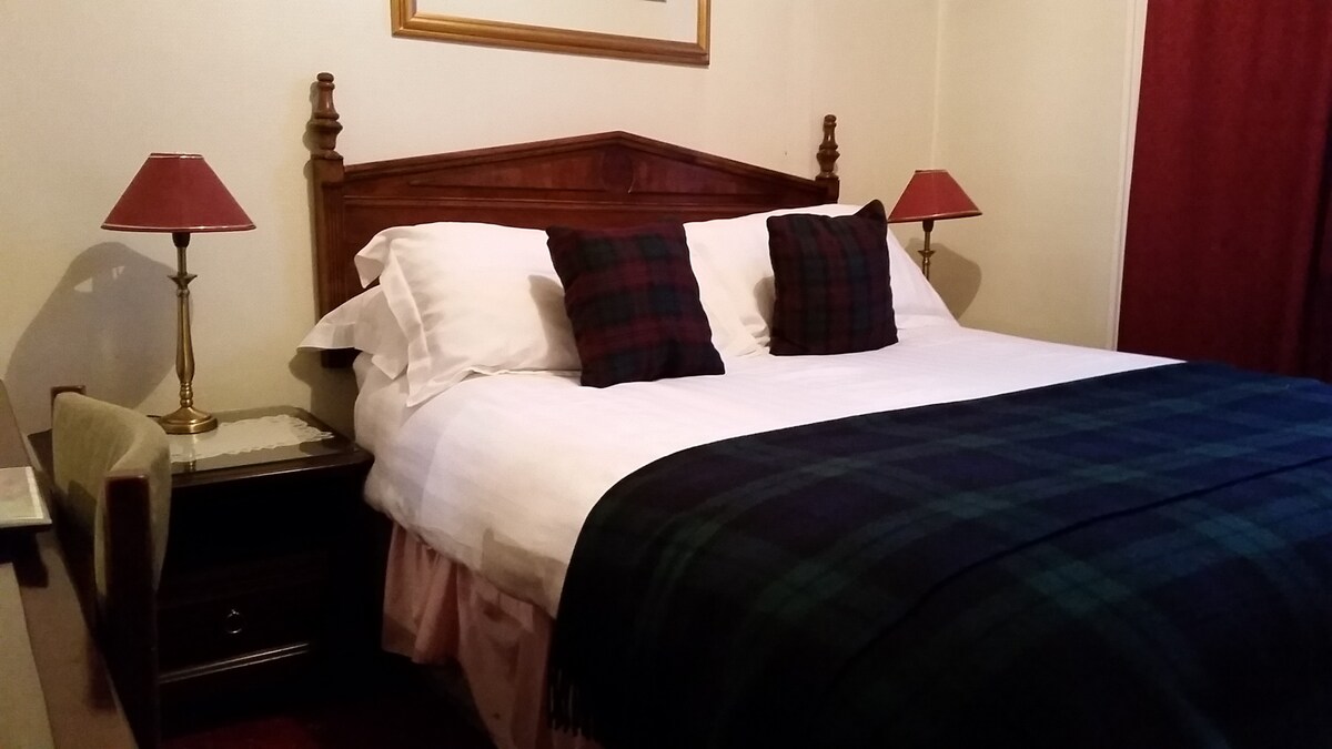 Bedroom 3 

All bedrooms have ensuites, mini fridges and TV. WiFi is unlimited throughout the house
