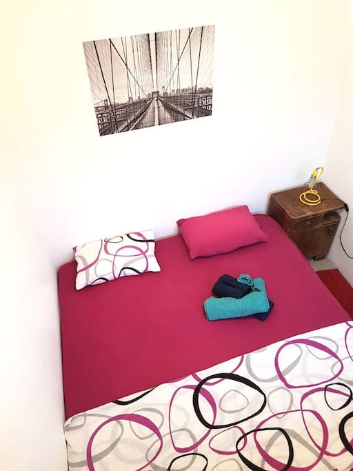 Brooklyn bridge walk in Bedroom