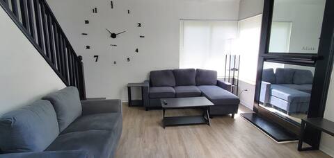Modern 3 bedroom home with garage