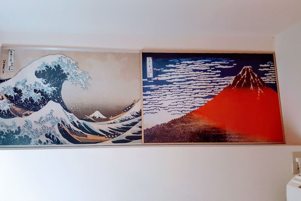 Hokusai's famous picture.