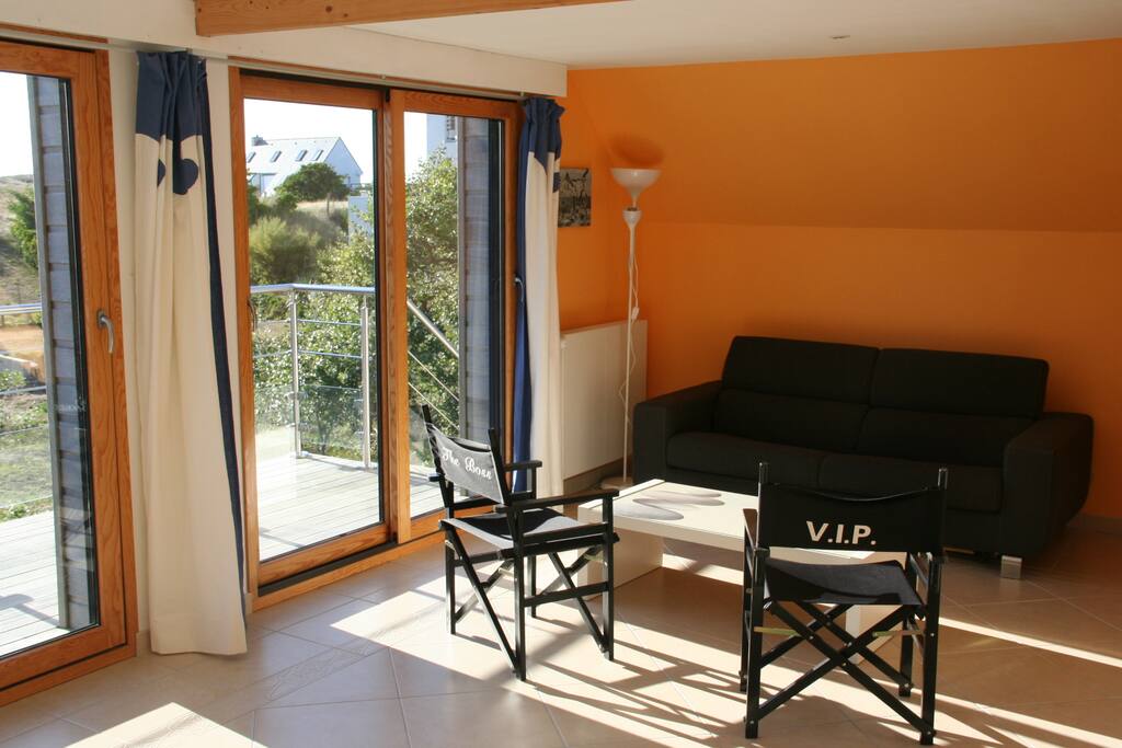 Séjour-salon très spacieux et lumineux