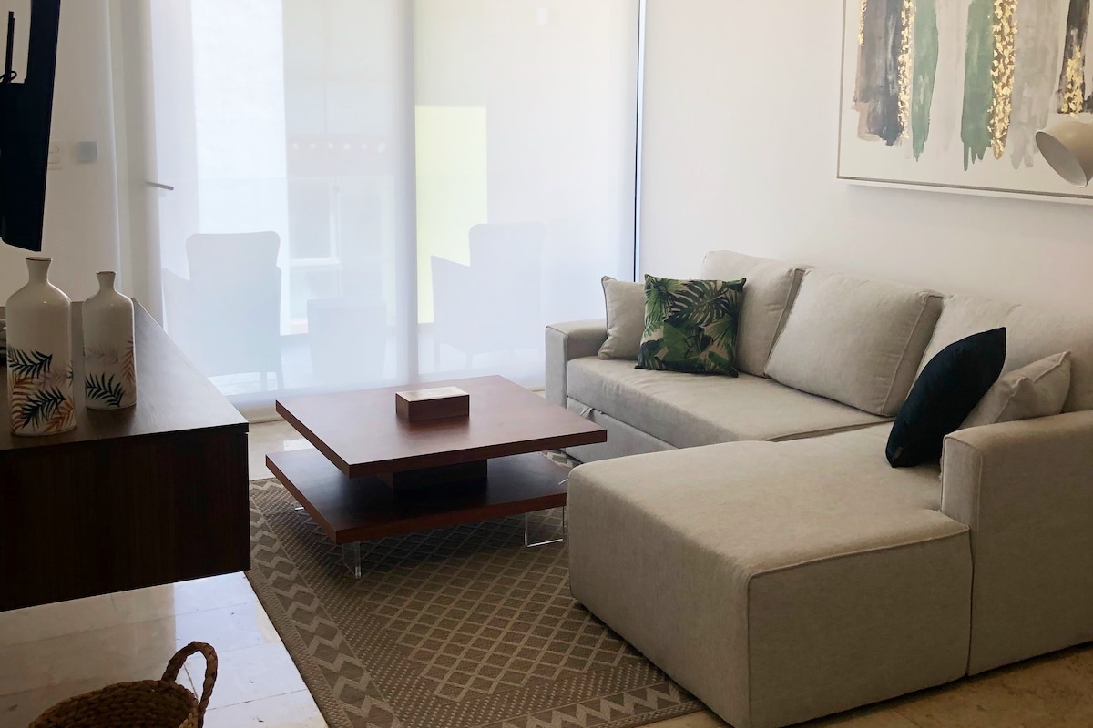 Obývačka / rozkladacia pohovka / televízor 