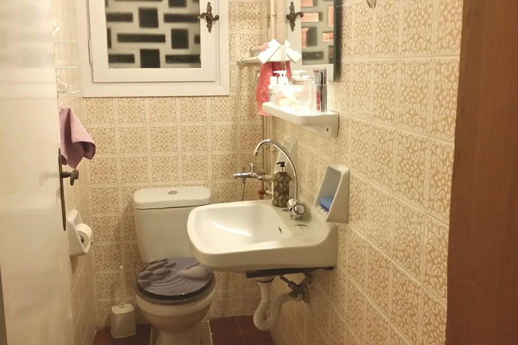Note! that there is no seperate space for showering