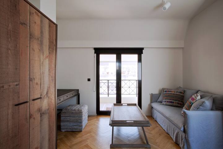 New Management ! penthouse with spectacular views gallery image 5