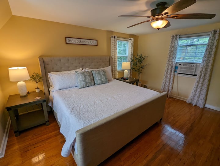 An oversized King bed that is fit for a King indeed! You'll enjoy the comfortable mattress and soft sheets with places to put your luggage and a double closet to hang your clothes.