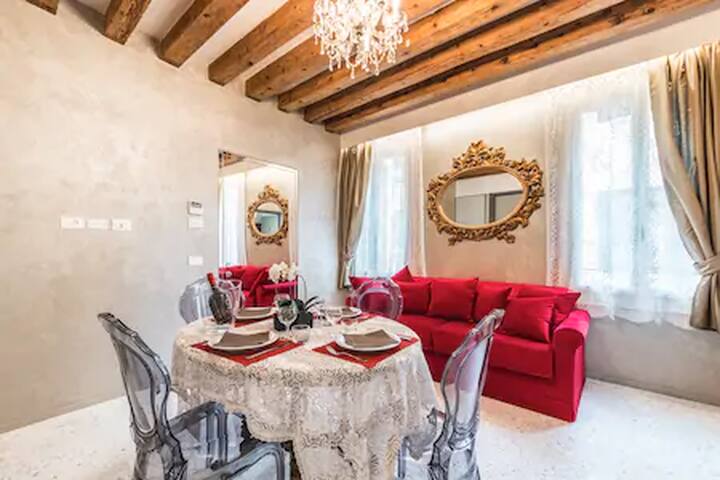 del Doge Apartment gallery image 5