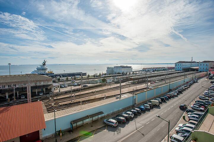 APOLONIA TERRACE gallery image 3