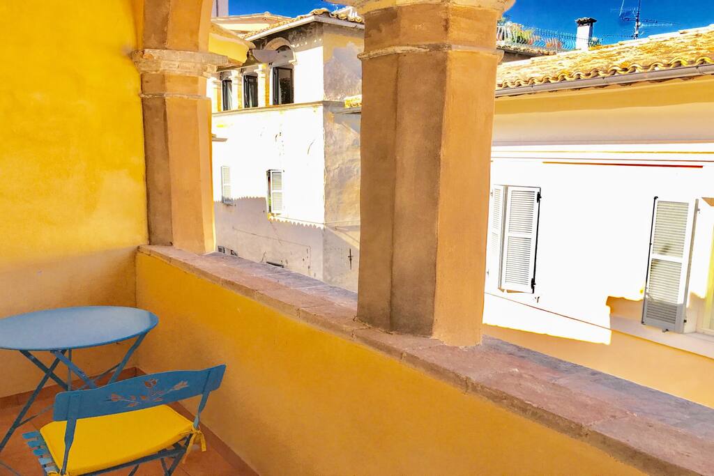 kitchen/diner opens directly onto balcony/terrace - seats 4