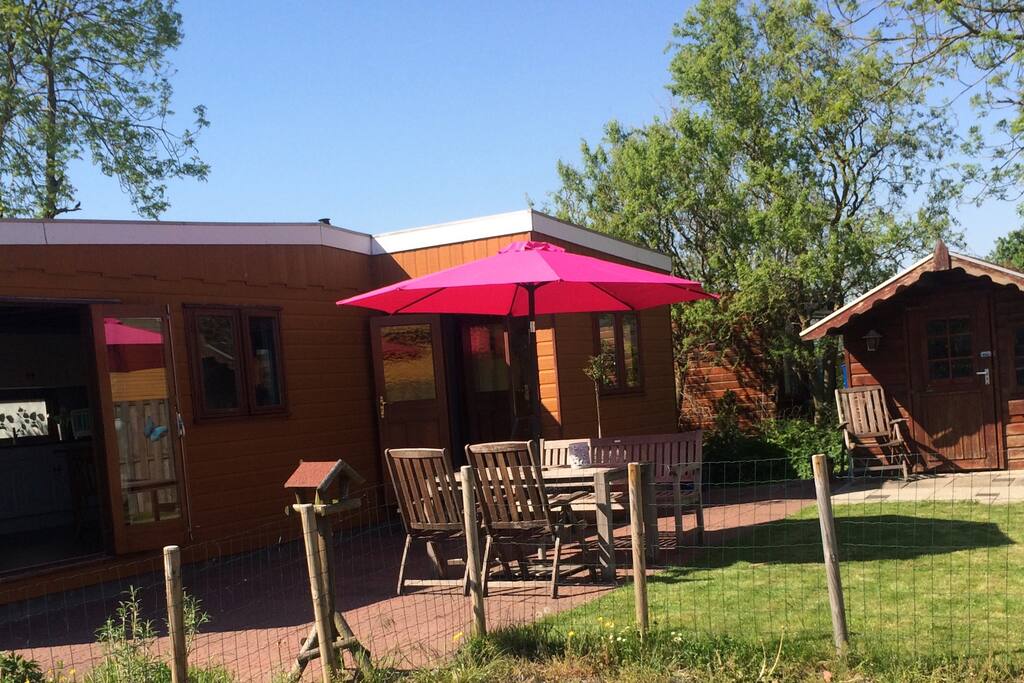 Chalet met privé parkeerplaats.