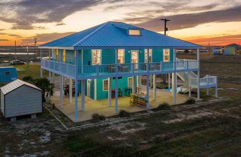 The Teal Tërtle-Coastal Retreat on Magnolia Beach