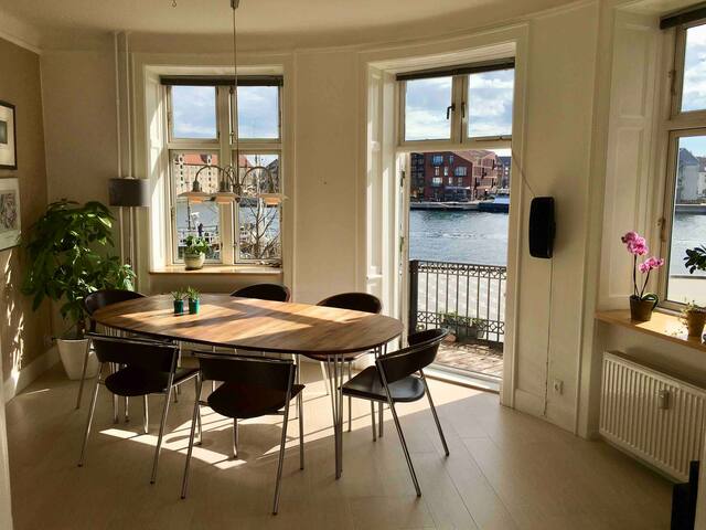 Waterfront apartment in Center gallery image 3