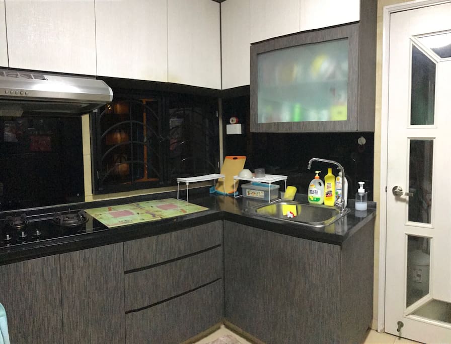 Newly renovated kitchen with designer appliances!