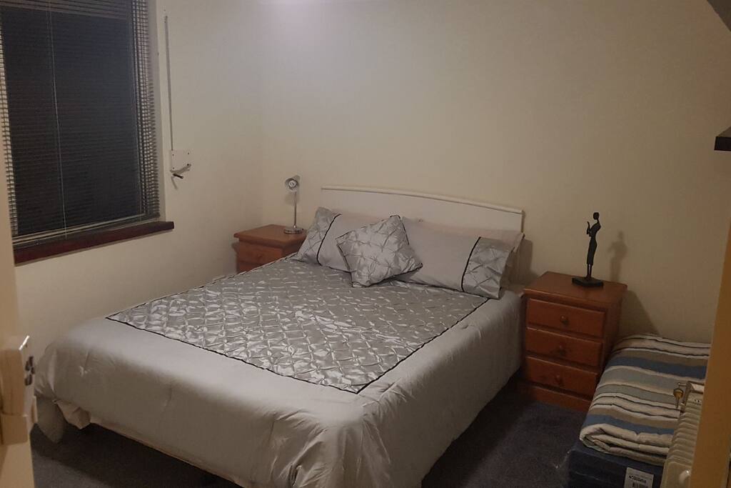 Comfy clean bed
