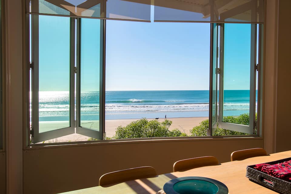 A glass beach house on Wainui Beach, Wainui Beach, Gisborne, New Zealand, photo 2 of 10