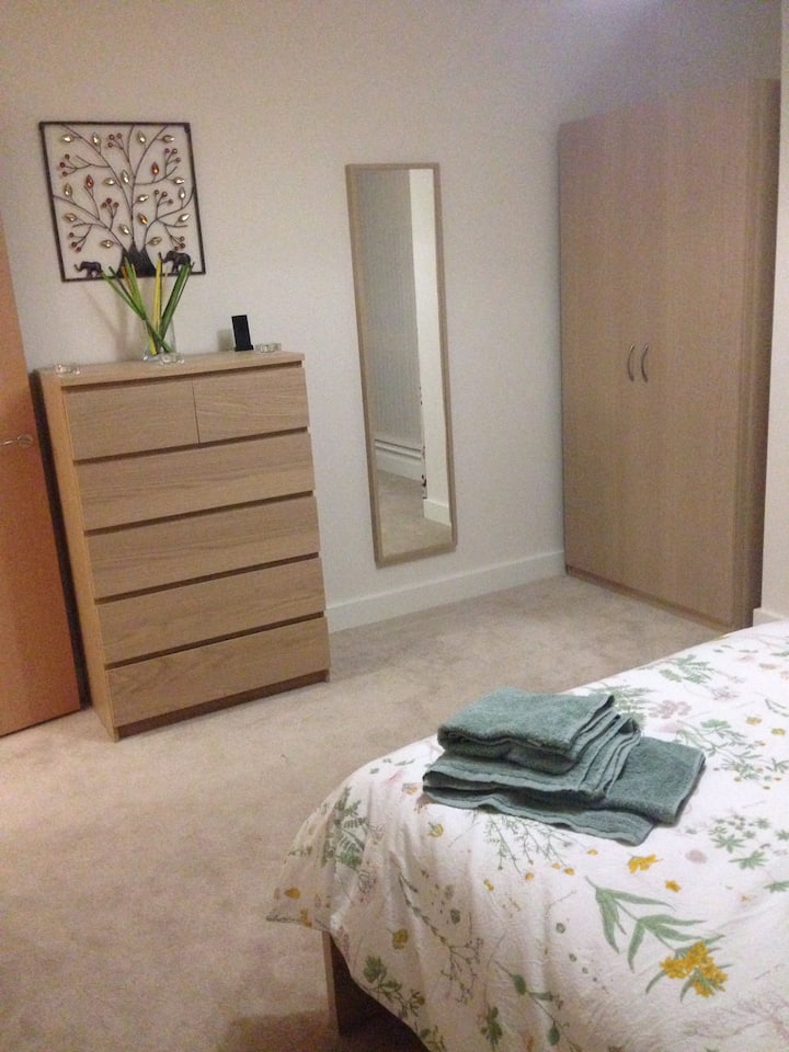 Private Luxury Apartment 20min from Central London Apartments for Rent in Colindale , England