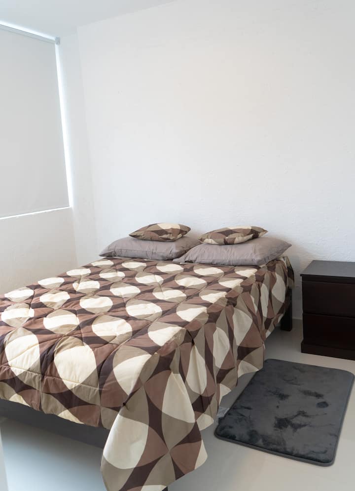 Основна спалня