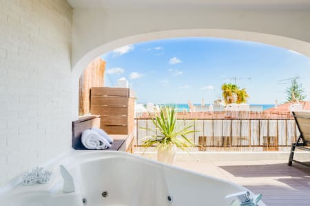 OCEAN VIEW LUXURY T2, BALCONY JACUZZI, OLD TOWN