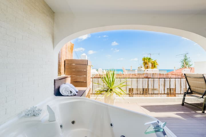 Ocean View Luxury T2, Balcony Jaccuzi, Old Town