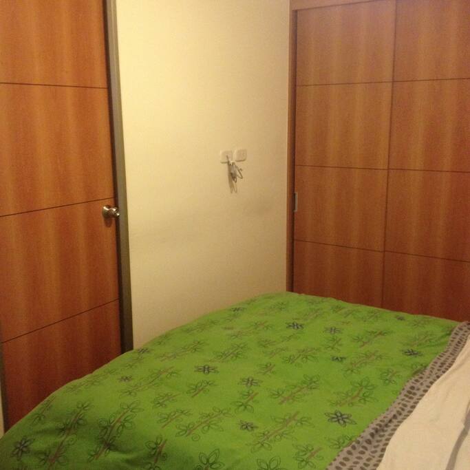 Habitación con closet