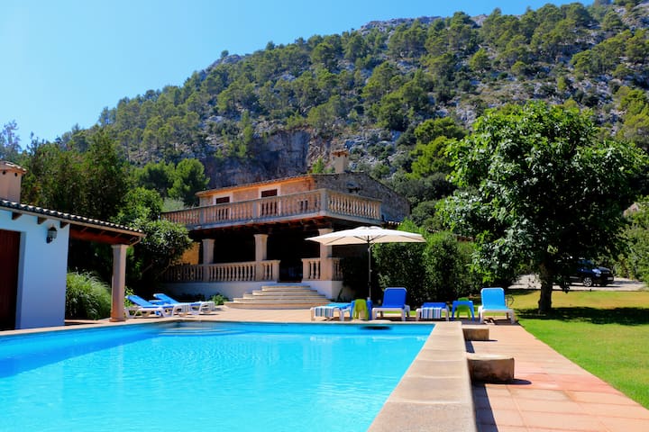 Spectacular Mountain Views Large Pool full A/C