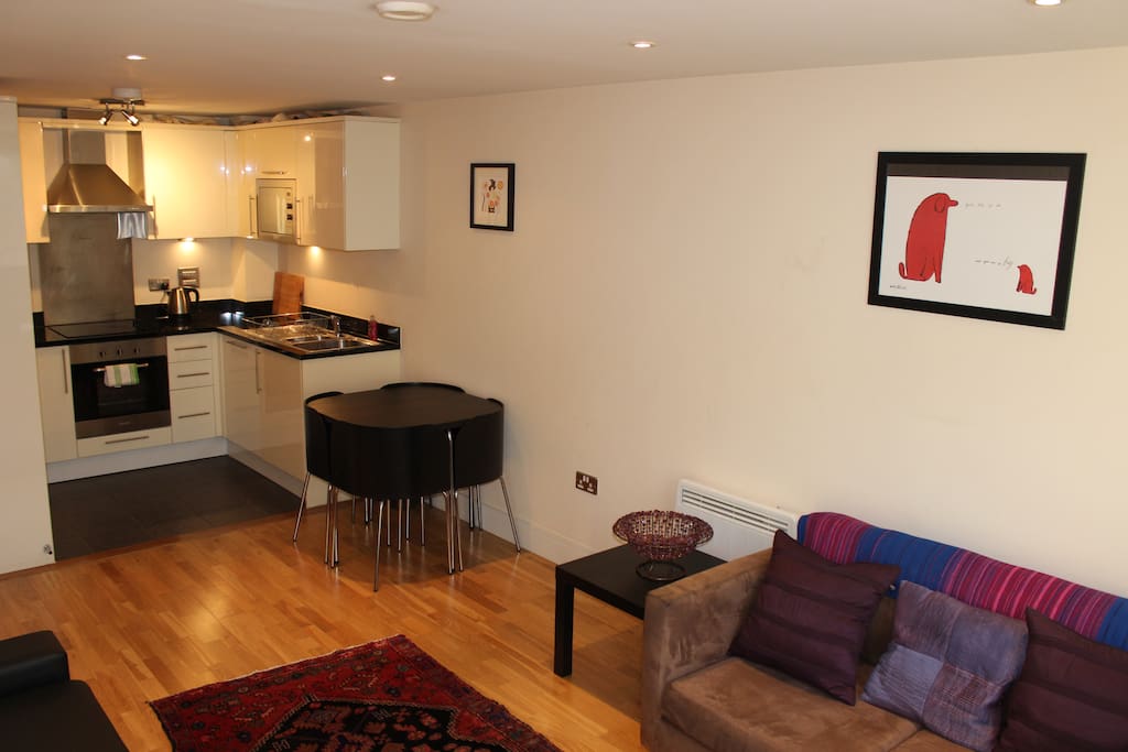 Lounge / kitchen